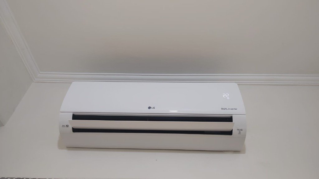 Unidade interior LG Dual Inverter ThinQ em funcionamento